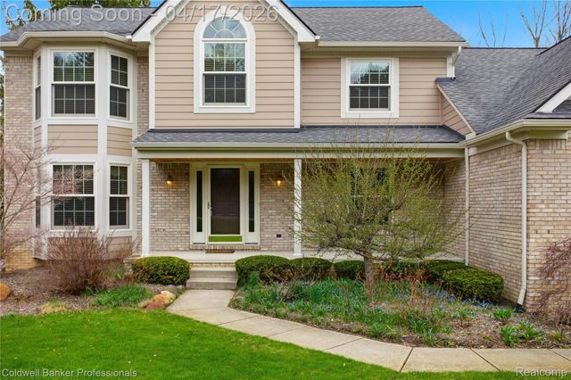 3710 Stoneridge Court, Commerce Charter Township, MI 48382