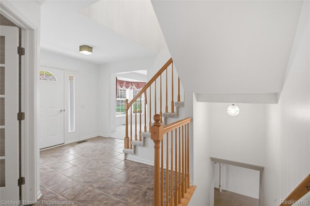 3710 Stoneridge Court, Commerce Charter Township, MI 48382