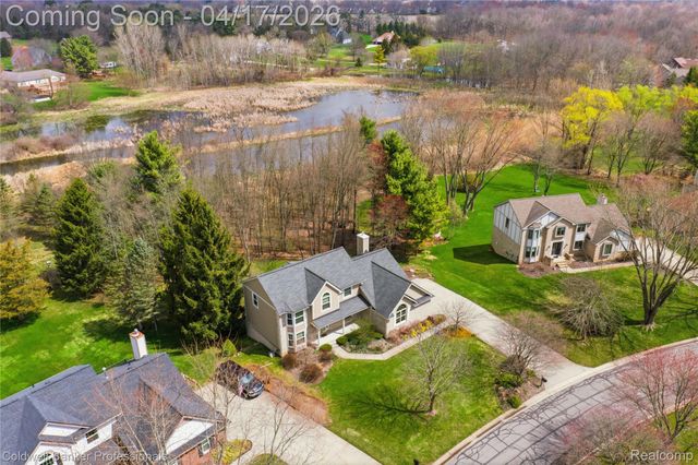 3710 Stoneridge Court, Commerce Charter Township, MI 48382
