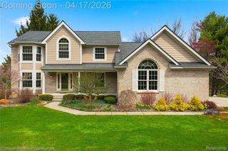 3710 Stoneridge Court, Commerce Charter Township, MI 48382