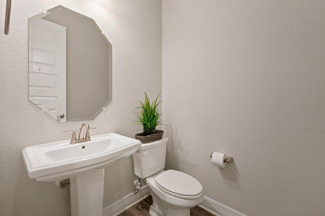 2316 Airport DR, Leander, TX 78641