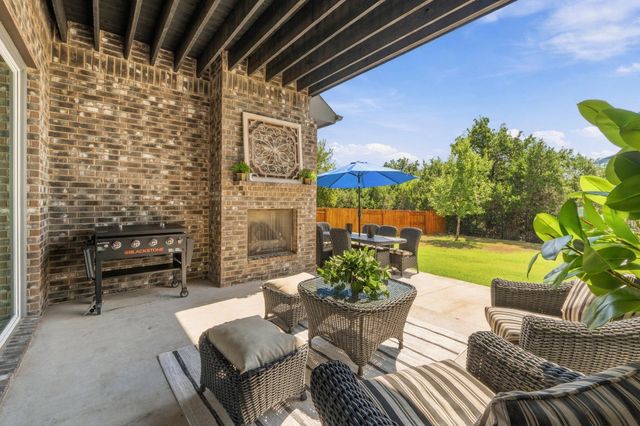 2316 Airport DR, Leander, TX 78641