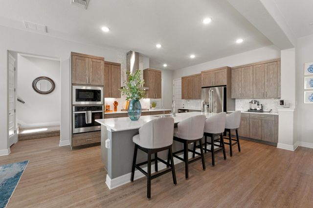 2316 Airport DR, Leander, TX 78641