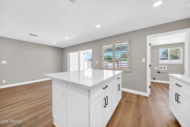 1214 E BUTLER Drive, Phoenix, AZ 85020