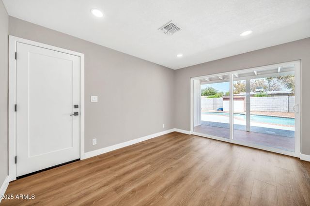 1214 E BUTLER Drive, Phoenix, AZ 85020