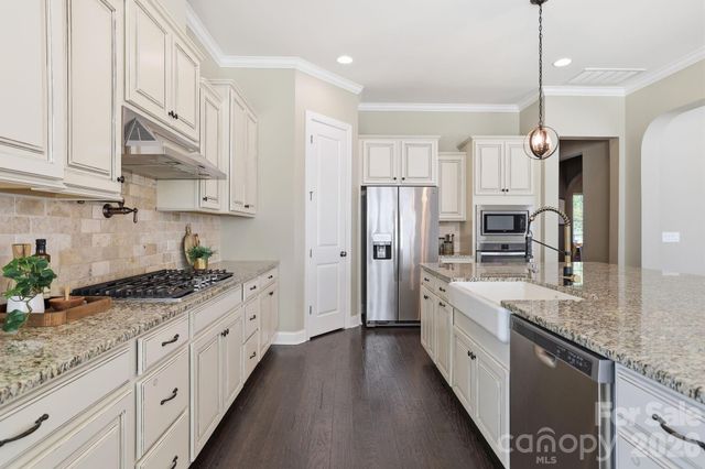 2411 Madeira Circle, Waxhaw, NC 28173