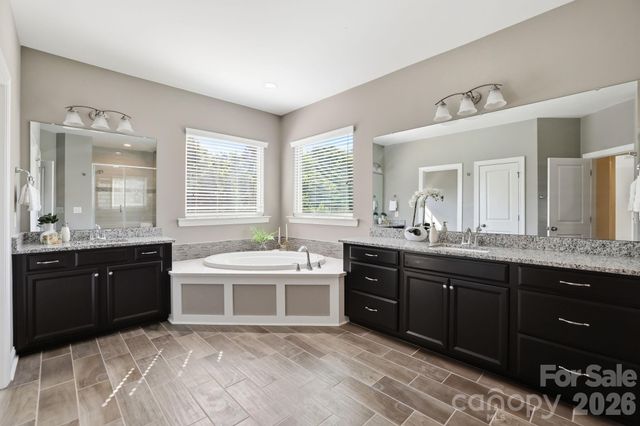 2411 Madeira Circle, Waxhaw, NC 28173