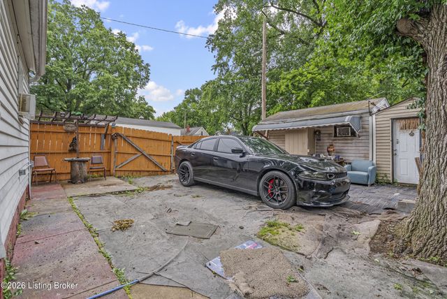 1057 S 43rd St, Louisville, KY 40211