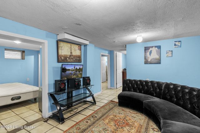 1057 S 43rd St, Louisville, KY 40211