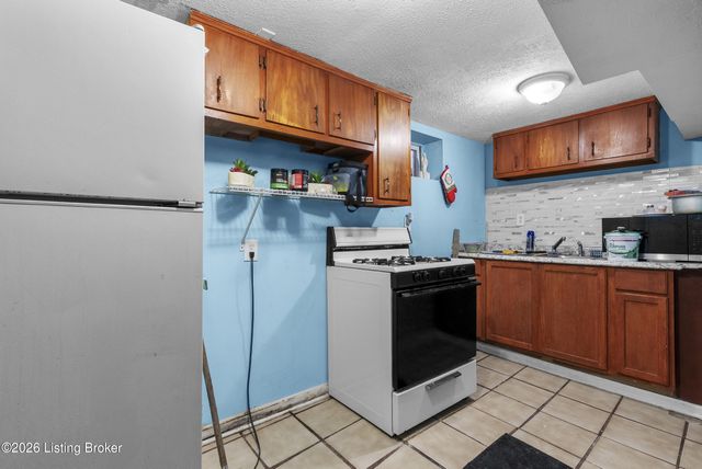 1057 S 43rd St, Louisville, KY 40211