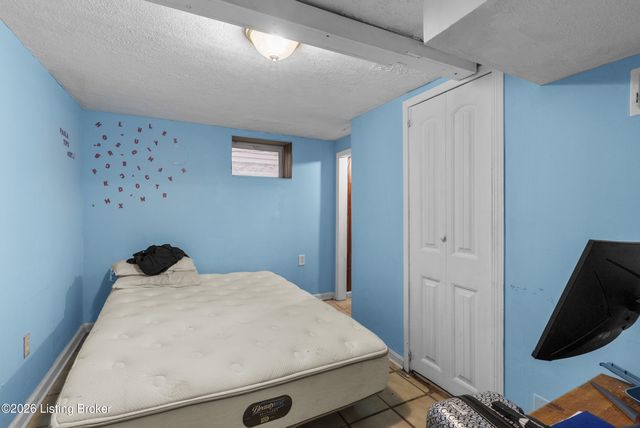 1057 S 43rd St, Louisville, KY 40211