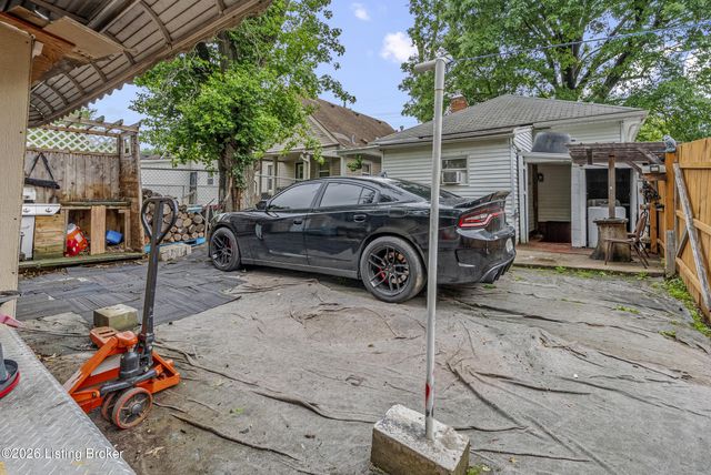 1057 S 43rd St, Louisville, KY 40211
