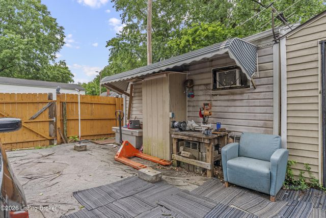 1057 S 43rd St, Louisville, KY 40211