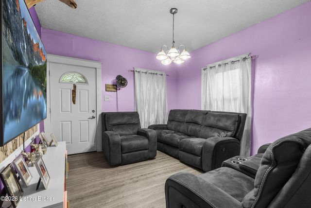 1057 S 43rd St, Louisville, KY 40211