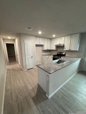 10531 Varmus, Converse, TX 78109