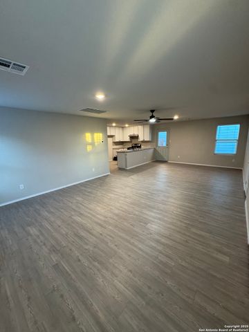 10531 Varmus, Converse, TX 78109