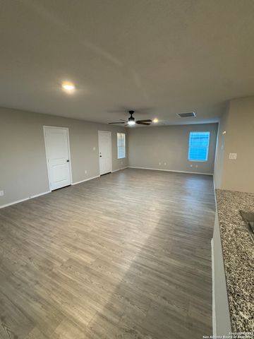 10531 Varmus, Converse, TX 78109