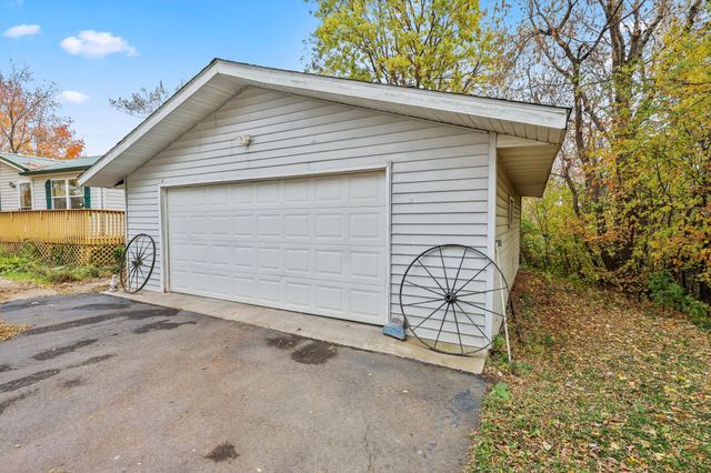 1727 N Lake Drive, Braham, MN 55006