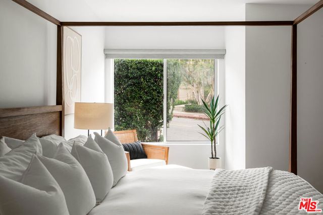 7250 Franklin Avenue 101, Los Angeles, CA 90046