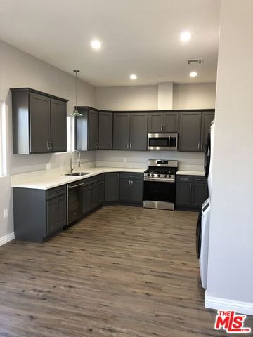 1213 W 93rd Street, Los Angeles, CA 90044