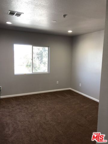 1213 W 93rd Street, Los Angeles, CA 90044