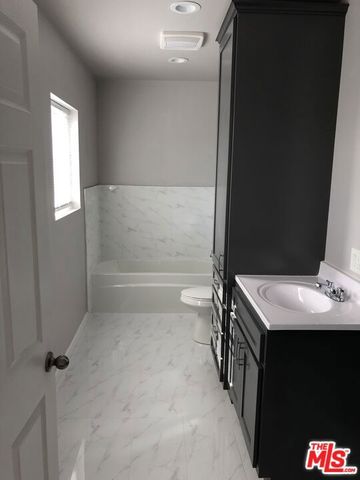 1213 W 93rd Street, Los Angeles, CA 90044