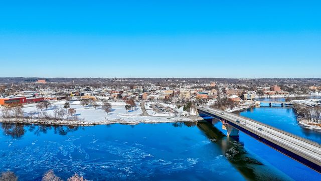 116 W Prospect Avenue, Ottawa, IL 61350