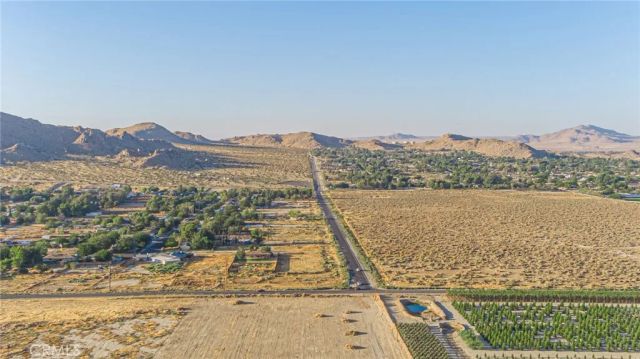 1593 Avenue R, Palmdale, CA 93591