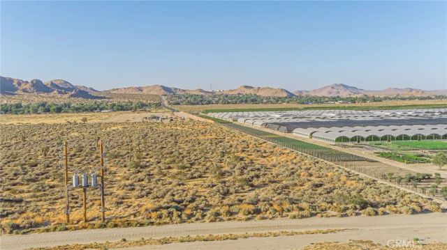 1593 Avenue R, Palmdale, CA 93591