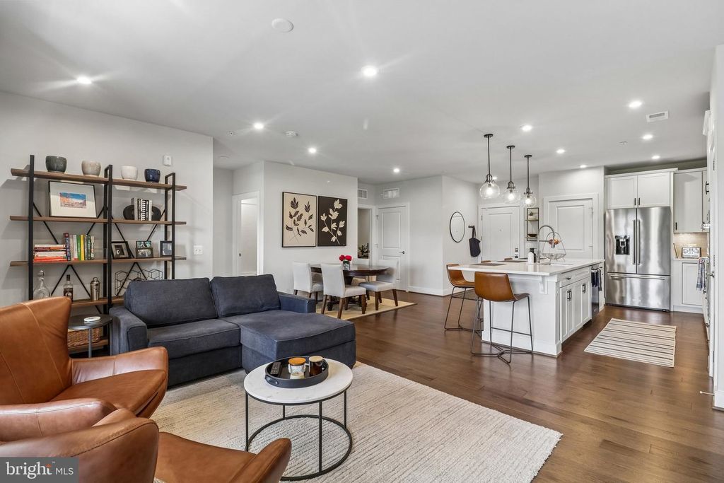 Image 23 of property listing at 3503 BELLFLOWER LN #406, Rockville, MD 20852