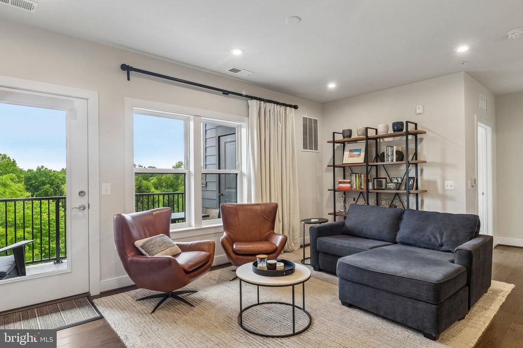 Image 24 of property listing at 3503 BELLFLOWER LN #406, Rockville, MD 20852