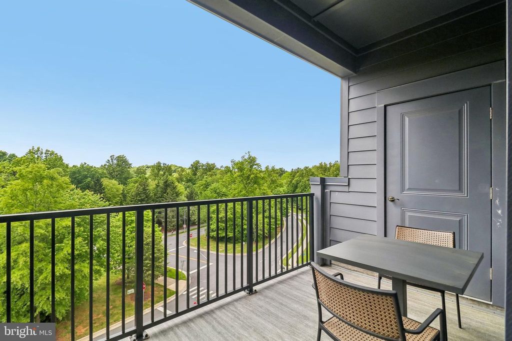 Image 27 of property listing at 3503 BELLFLOWER LN #406, Rockville, MD 20852