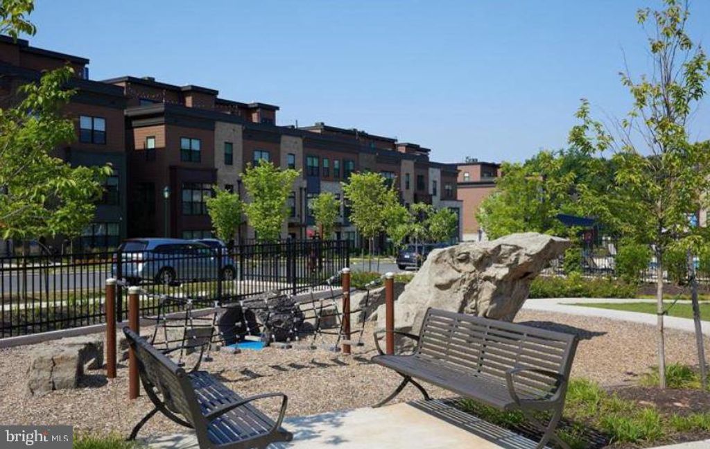 Image 35 of property listing at 3503 BELLFLOWER LN #406, Rockville, MD 20852