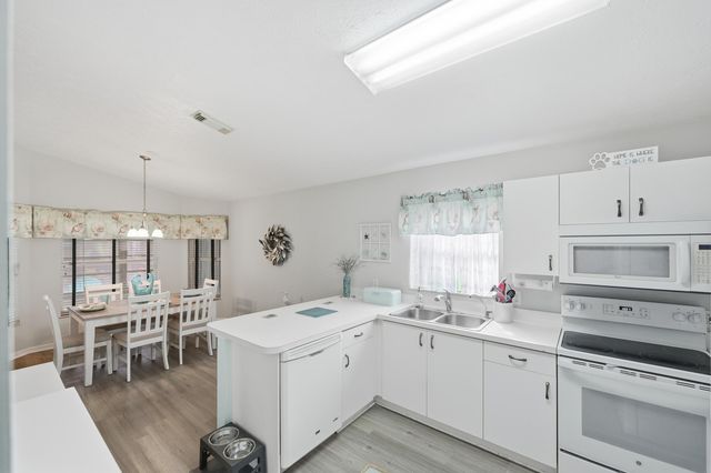 6736 Alemendra Street, Fort Pierce, FL 34951