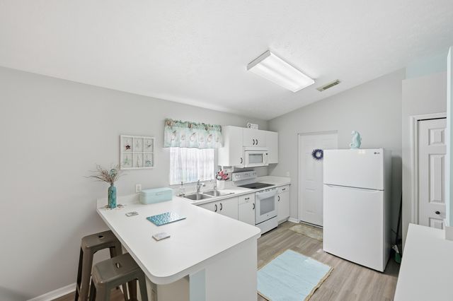 6736 Alemendra Street, Fort Pierce, FL 34951