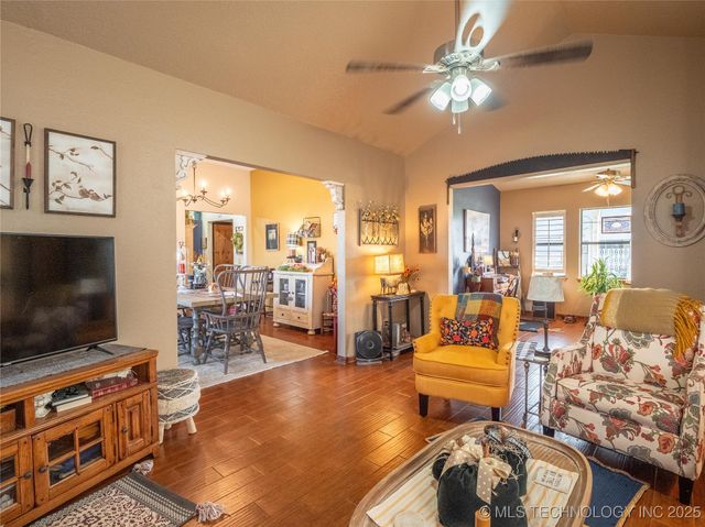 1306 S 6th, Mcalester, OK 74501