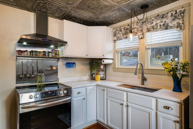 958 DONAGHE ST, Staunton, VA 24401