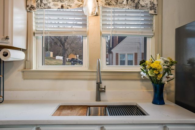 958 DONAGHE ST, Staunton, VA 24401