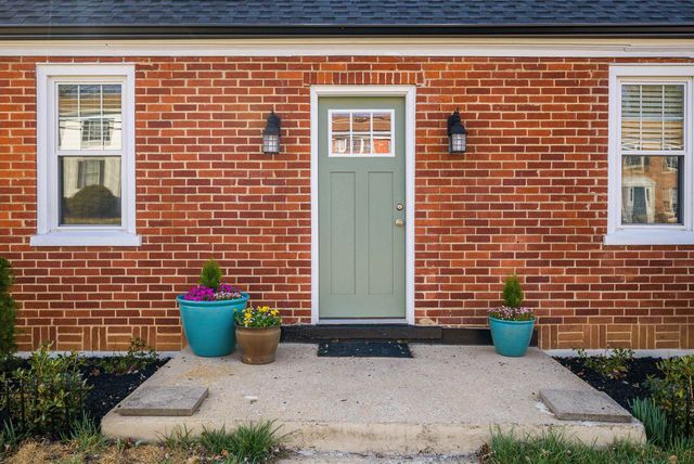 958 DONAGHE ST, Staunton, VA 24401