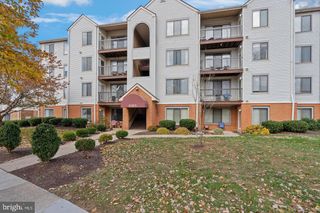 8383 BUTTRESS LN #302, Manassas, VA 20110