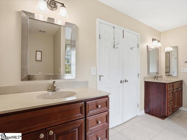 4 Willow Oak Court, Simpsonville, SC 29681