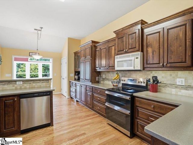 4 Willow Oak Court, Simpsonville, SC 29681