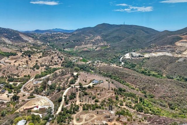 Twin Oaks Valley Rd., Vista, CA 92084