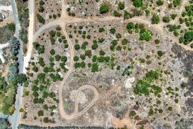 Twin Oaks Valley Rd., Vista, CA 92084