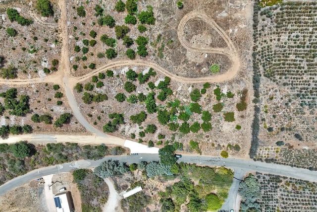 Twin Oaks Valley Rd., Vista, CA 92084