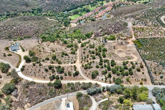 Twin Oaks Valley Rd., Vista, CA 92084