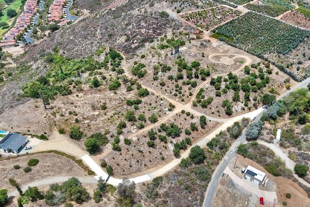 Twin Oaks Valley Rd., Vista, CA 92084