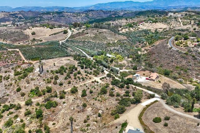 Twin Oaks Valley Rd., Vista, CA 92084