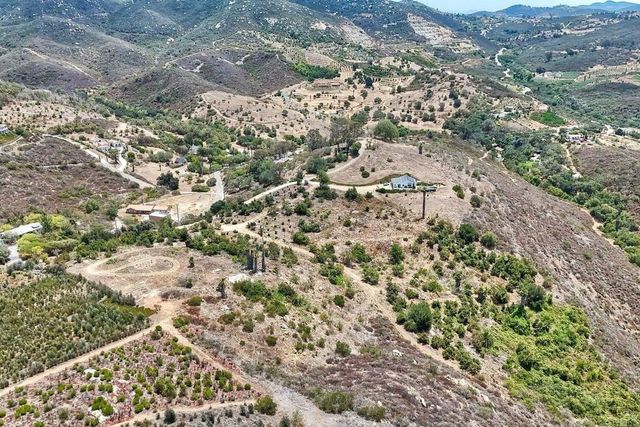 Twin Oaks Valley Rd., Vista, CA 92084