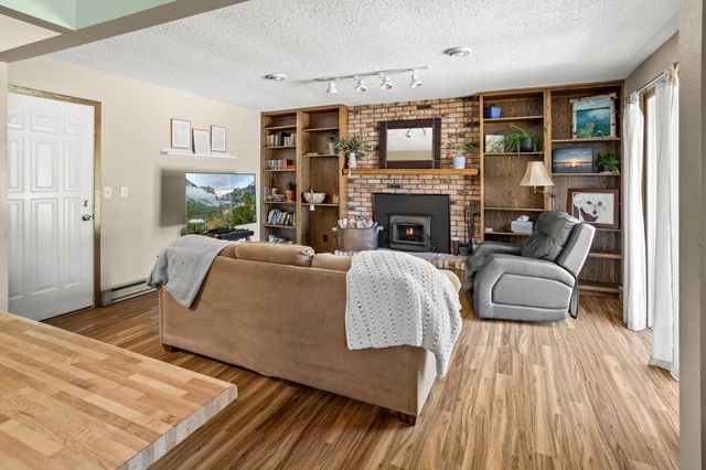 124 Prairiewood Drive S, Fargo, ND 58103